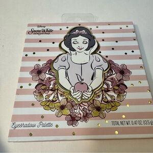 NWT. Disney White and Brown Eyeshadow Palette Magical Makeup
